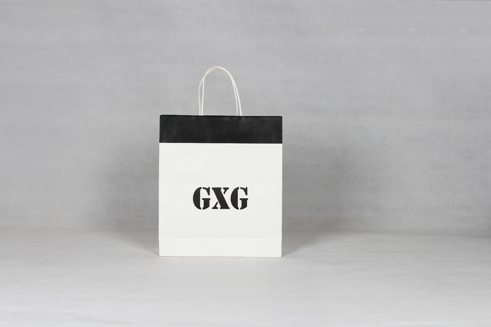 覆膜與不覆膜的服裝紙袋哪個好？