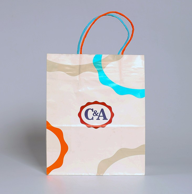 服裝紙袋該找什么樣的廠家來(lái)定做？