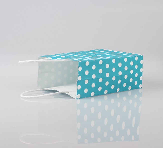 紙袋定制和公版紙袋如何選擇，看網(wǎng)友們怎么說？